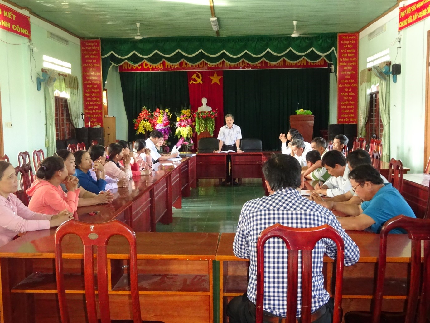 Thành lập nhóm mới (nhóm 3) nhóm “cùng sở thích”  sản xuất rau an toàn tại xã Vĩnh Quang